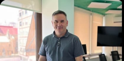 Antonio Picazo en oficina