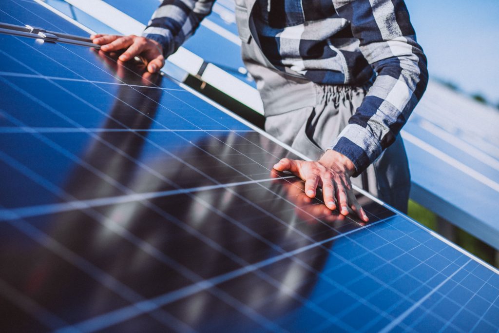 mantenimiento de placas solares