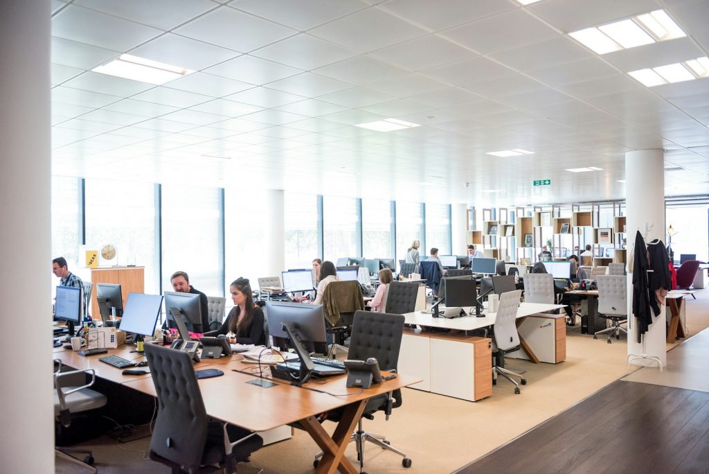 Consejos para iluminar una zona de estudios o trabajo
